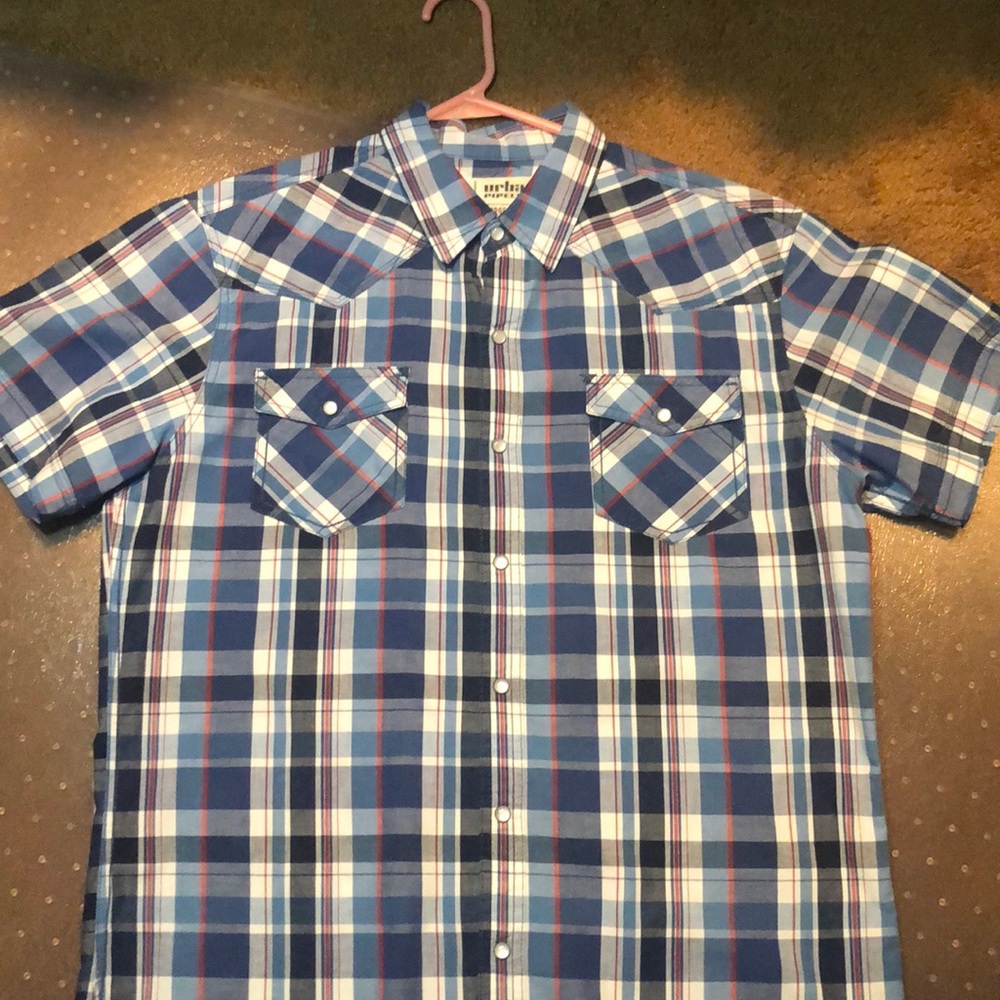 Patterned short sleeve button down men’s large